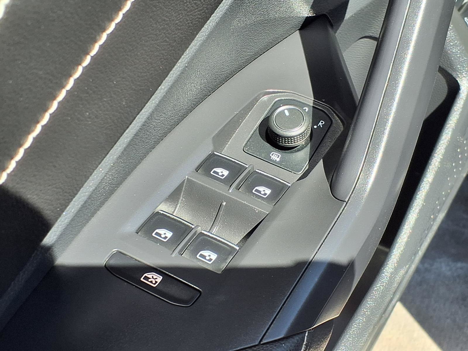 Used 2024 Volkswagen Jetta SEL FWD image 22