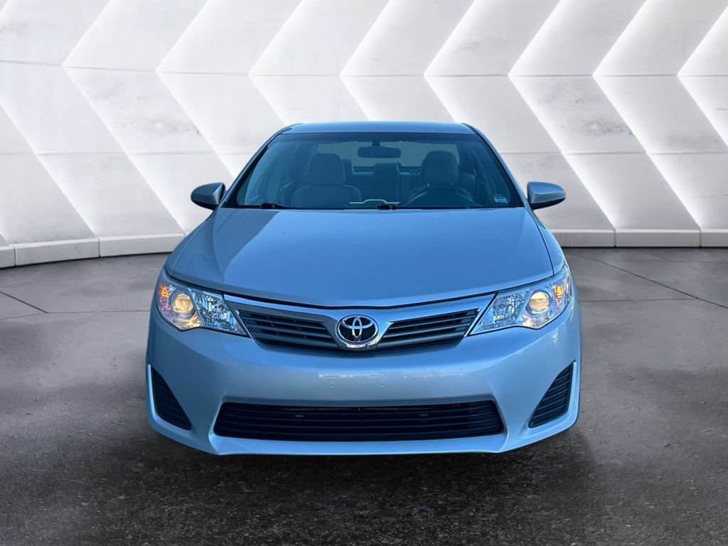 Used 2012 Toyota Camry LE image 2