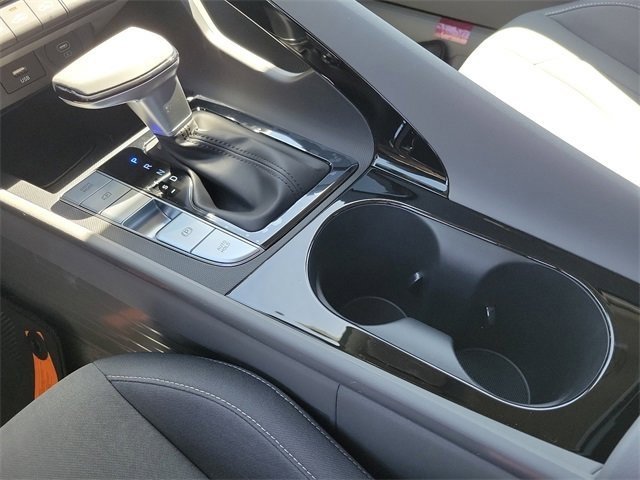 New 2025 Hyundai Elantra SEL image 11