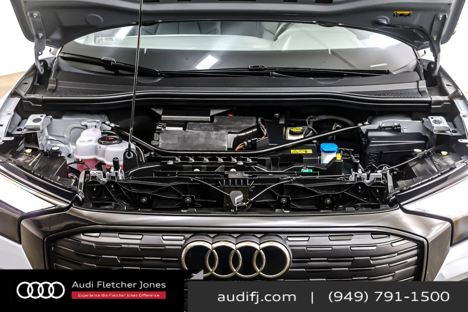 Used 2024 Audi Q4 e-tron Premium Plus image 12