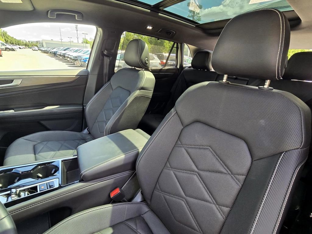 Used 2025 Volkswagen Atlas Cross Sport SE AWD/4WD image 31