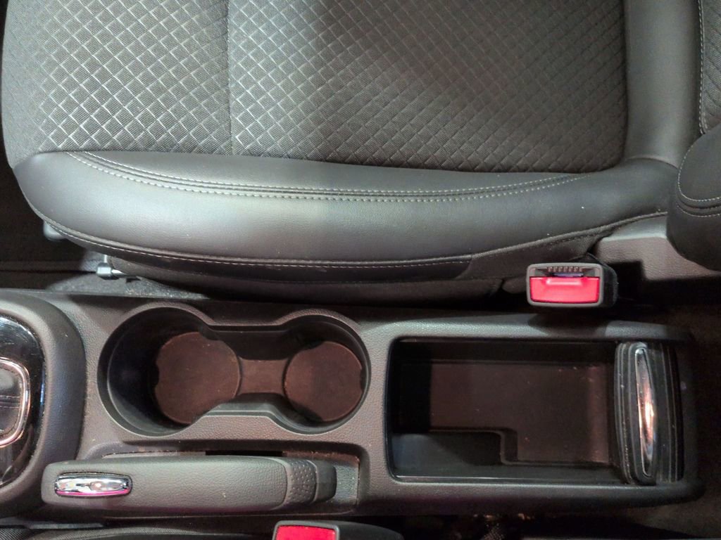 Used 2022 Buick Encore Preferred AWD/4WD image 21