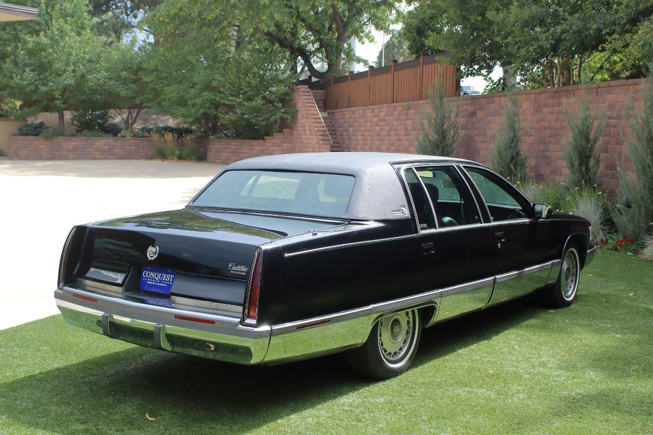 Used 1996 Cadillac Fleetwood Brougham RWD image 4