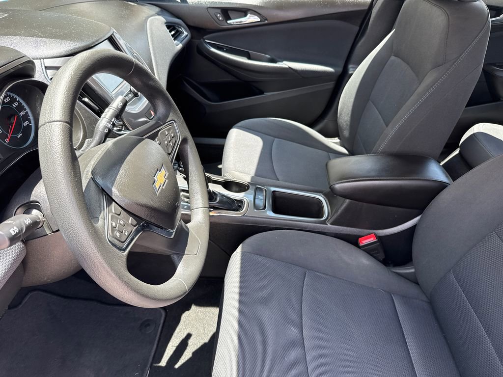 Used 2017 Chevrolet Cruze LT FWD image 18