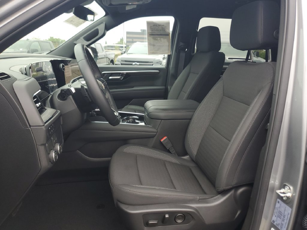 Used 2026 Chevrolet Tahoe LS RWD image 19