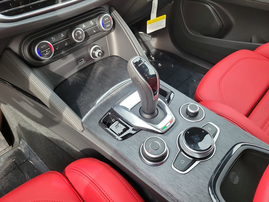 New 2024 Alfa Romeo Stelvio Sprint image 11