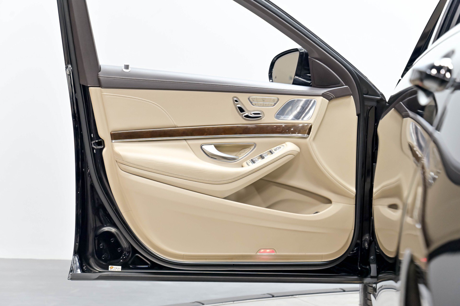 Used 2016 Mercedes-Benz S 550 4MATIC Sedan image 59