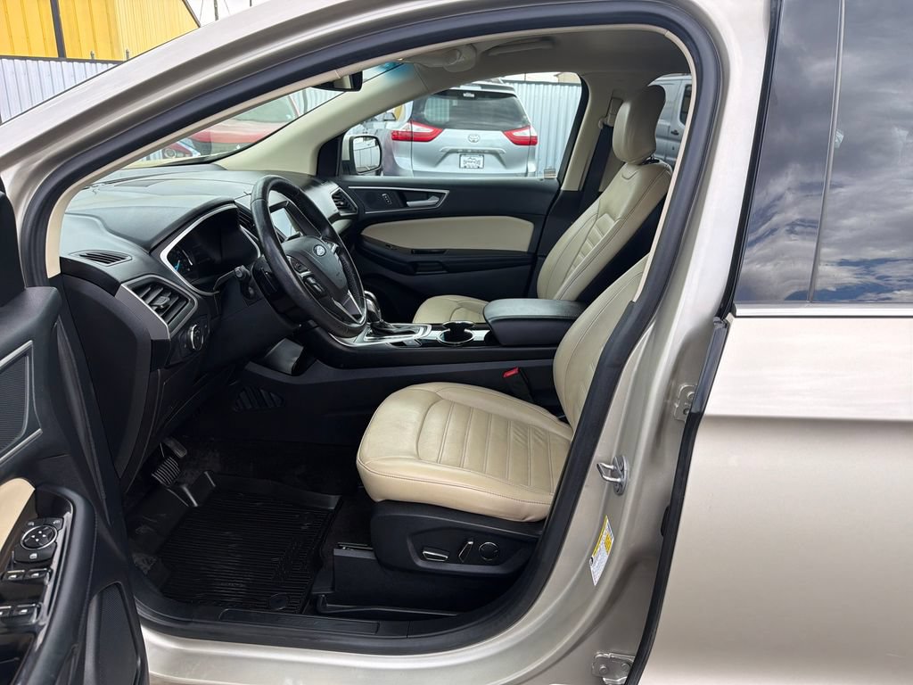 Used 2018 Ford Edge SEL w/ Equipment Group 201A AWD/4WD image 9