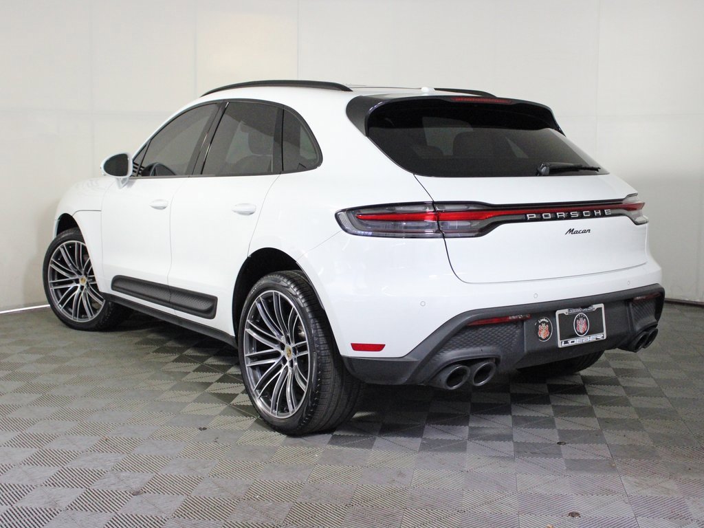 Used 2025 Porsche Macan w/ Premium Package Plus image 3