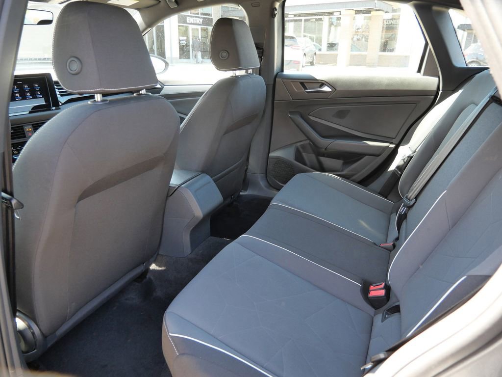 Used 2025 Volkswagen Jetta Sport image 25