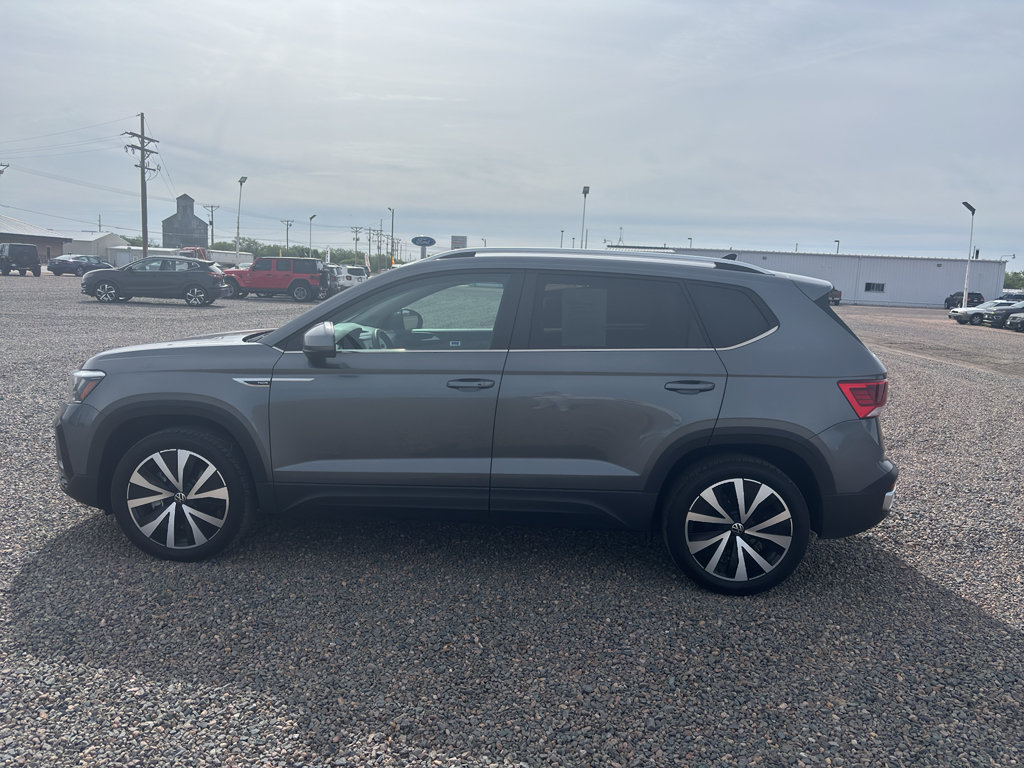 Used 2023 Volkswagen Taos SE FWD image 7