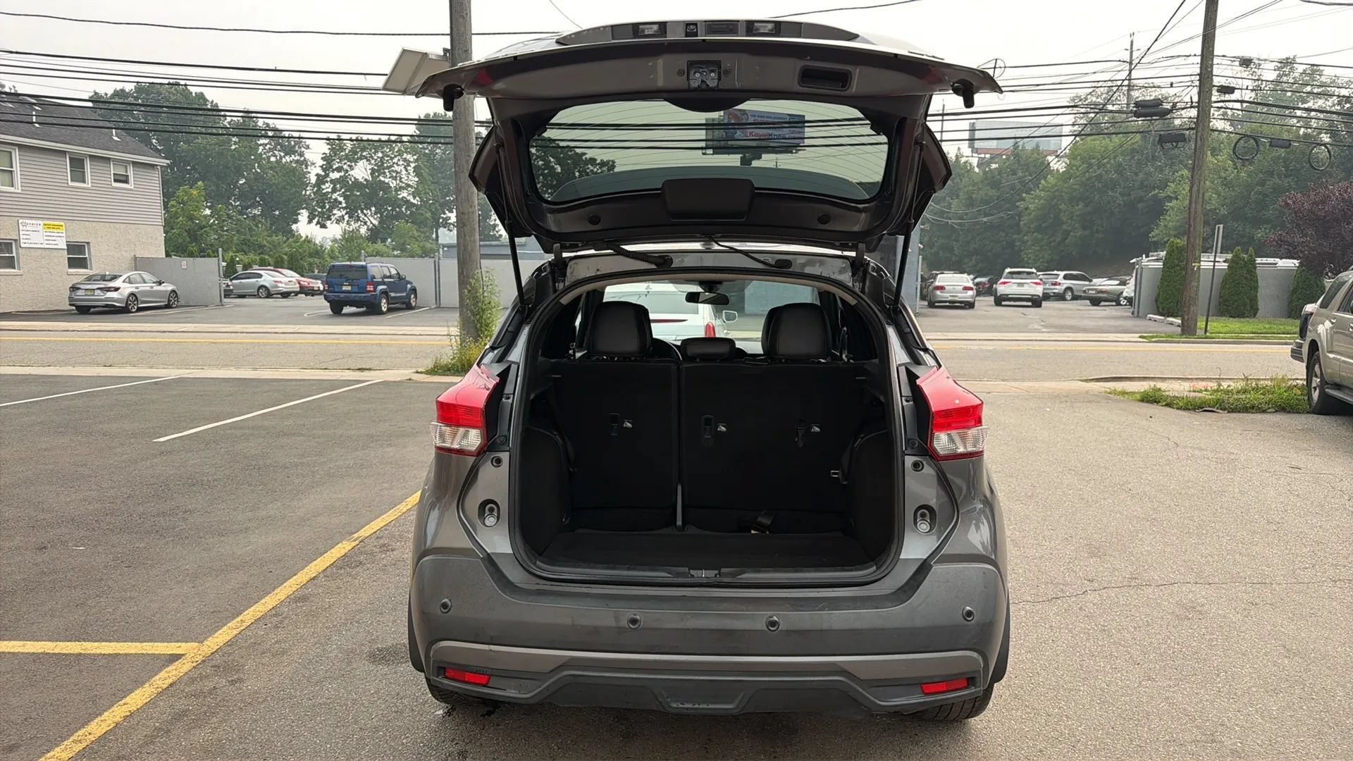 Used 2020 Nissan Kicks SR w/ SR Premium Package FWD image 27