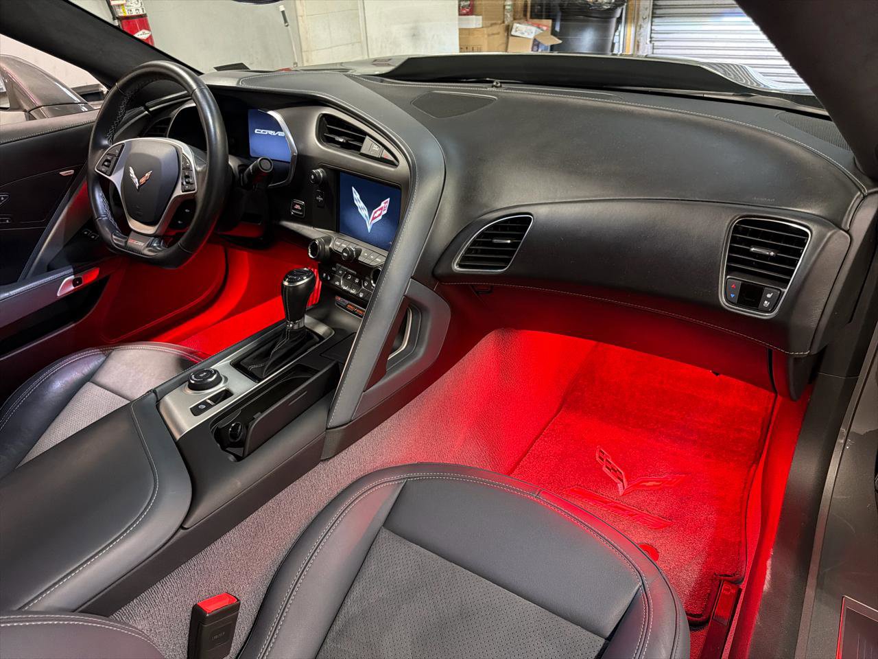 Used 2015 Chevrolet Corvette Z06 w/ 3LZ Preferred Equipment Group image 16