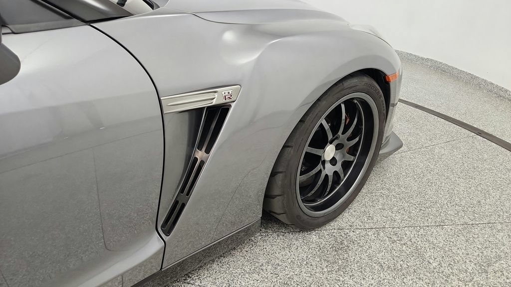 Used 2011 Nissan GT-R Premium AWD/4WD image 39