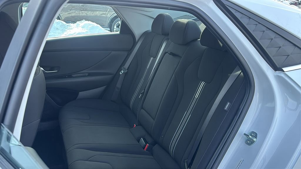 Used 2025 Hyundai Elantra SEL image 28