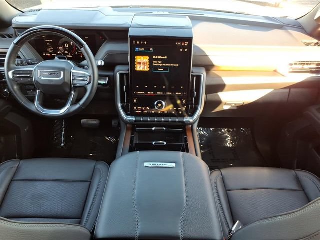 Used 2025 GMC Yukon Denali w/ Advanced Technology Package AWD/4WD image 21