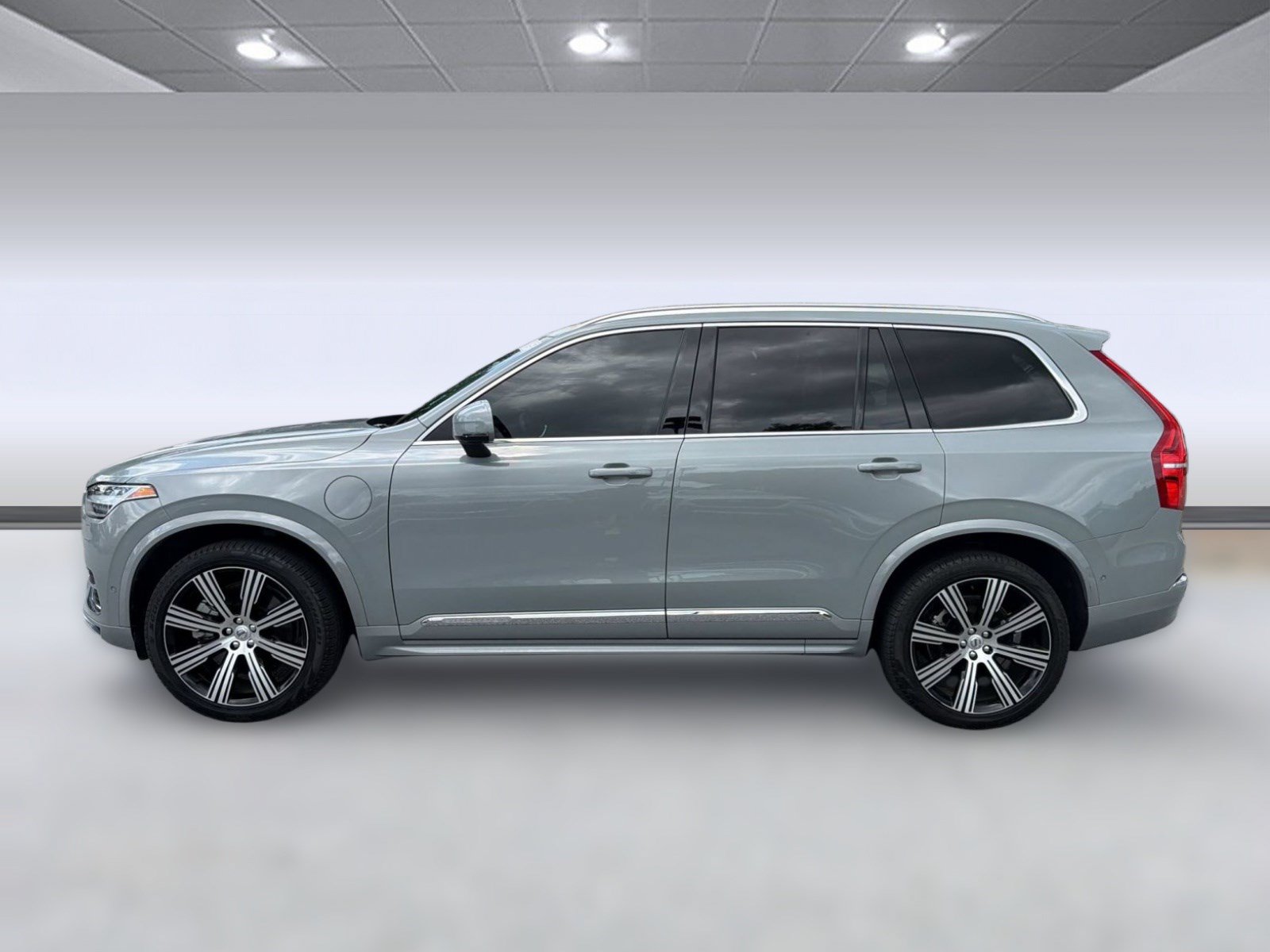 Certified 2024 Volvo XC90 T8 Plus w/ Protection Package Premier AWD/4WD image 2