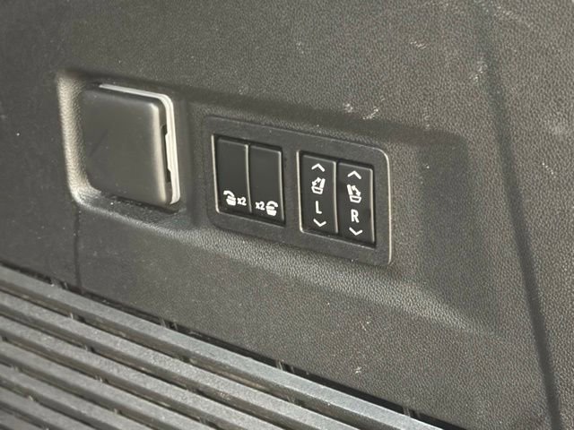 Used 2022 GMC Yukon AT4 AWD/4WD image 39