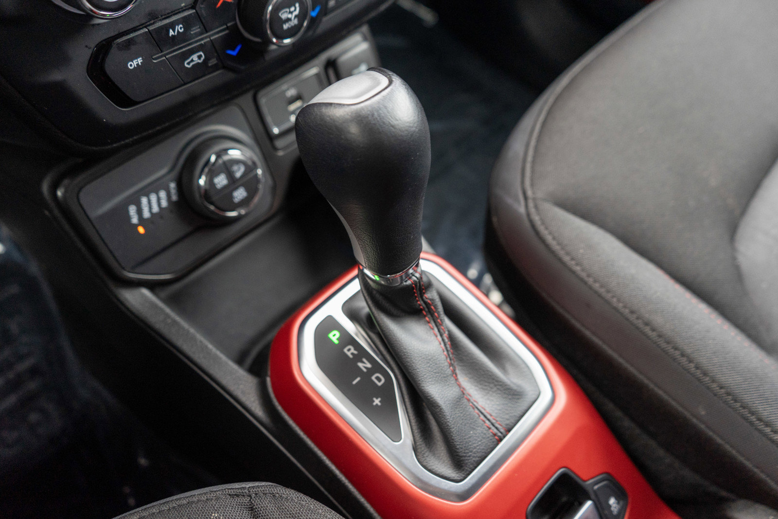 Used 2021 Jeep Renegade Trailhawk w/ Trailer Tow Group image 20