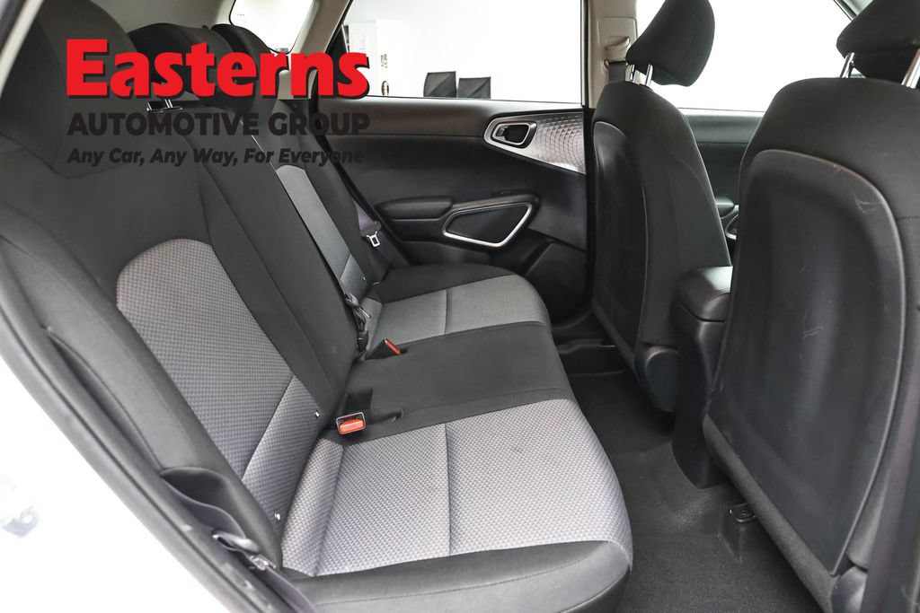 Used 2023 Kia Soul LX FWD image 24