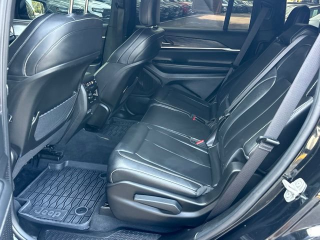 Used 2024 Jeep Grand Cherokee L Limited w/ Black Appearance Package AWD/4WD image 30