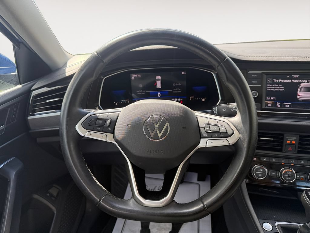 Used 2022 Volkswagen Jetta SE FWD image 12