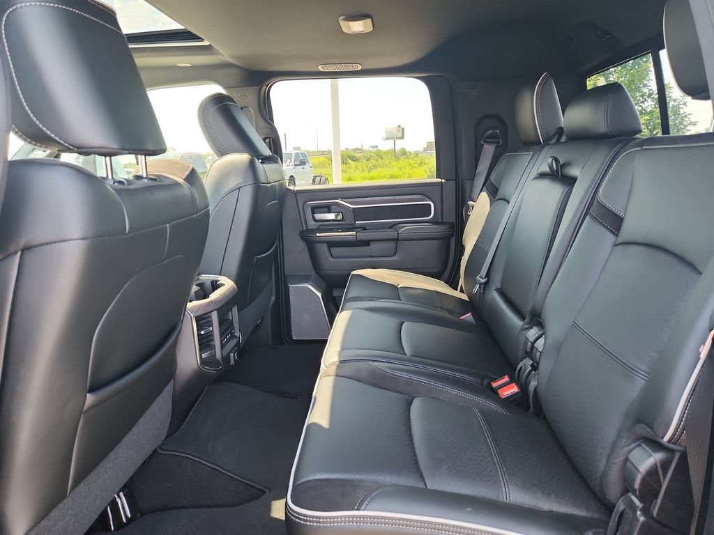 New 2026 RAM 3500 Laramie AWD/4WD image 22