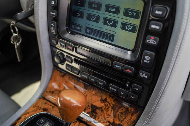 Used 2006 Jaguar XJ8 RWD image 56