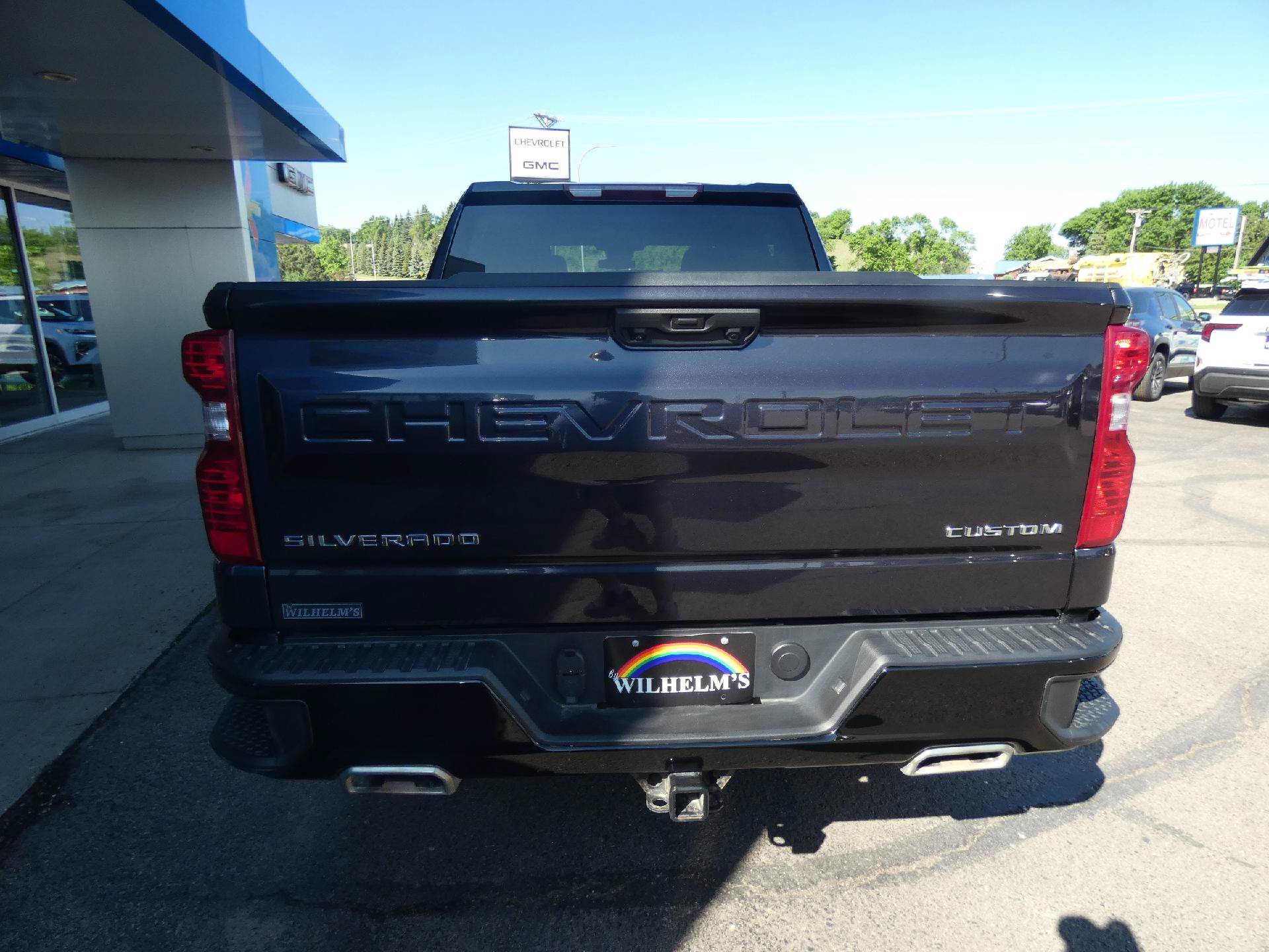Used 2023 Chevrolet Silverado 1500 Custom Trail Boss AWD/4WD image 4