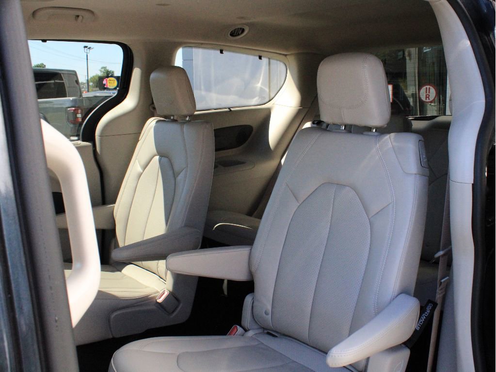 Certified 2021 Chrysler Pacifica Touring-L w/ Premium & Safety Sphere Group FWD image 30