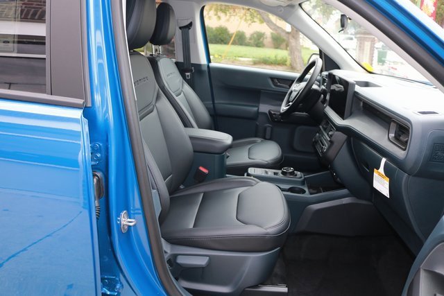 New 2025 Ford Maverick Lariat w/ Black Appearance Package image 25