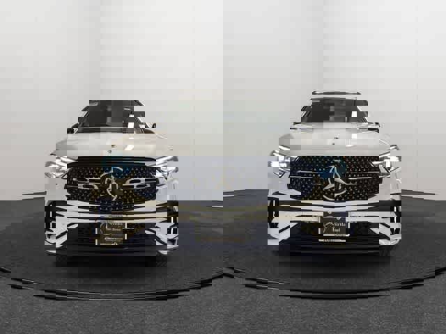 Used 2023 Mercedes-Benz GLC 300 4MATIC image 2