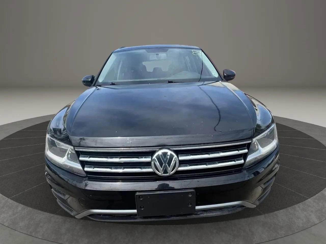 Used 2018 Volkswagen Tiguan S FWD image 2