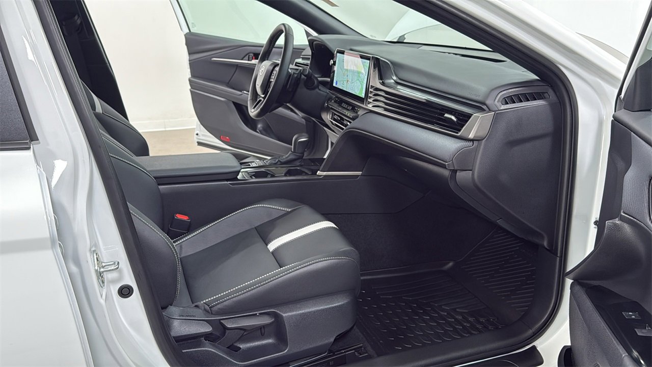 Used 2026 Toyota Camry SE w/ Multimedia Upgrade Package image 18
