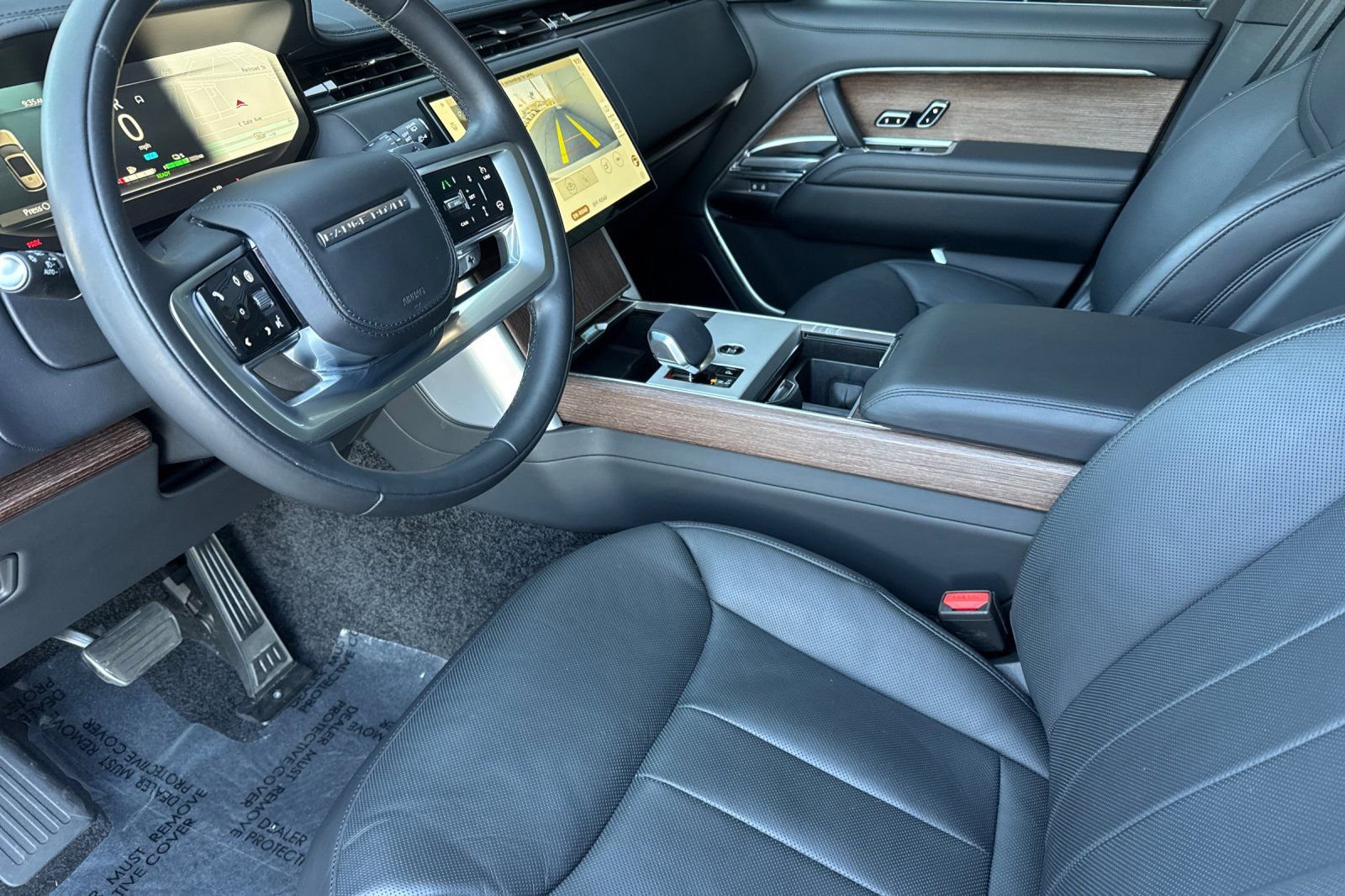 Certified 2025 Land Rover Range Rover SE AWD/4WD image 9