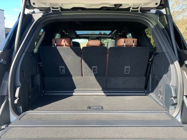 New 2026 Lincoln Navigator Reserve AWD/4WD image 5