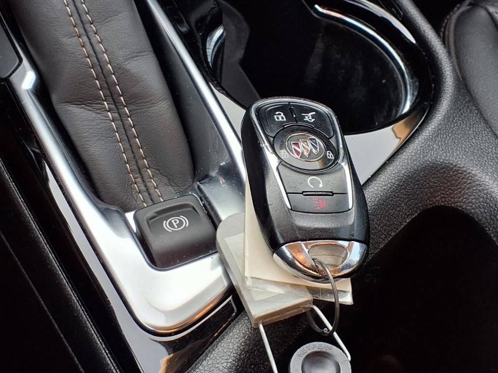 Used 2022 Buick Encore GX Essence w/ Experience Buick Package image 17