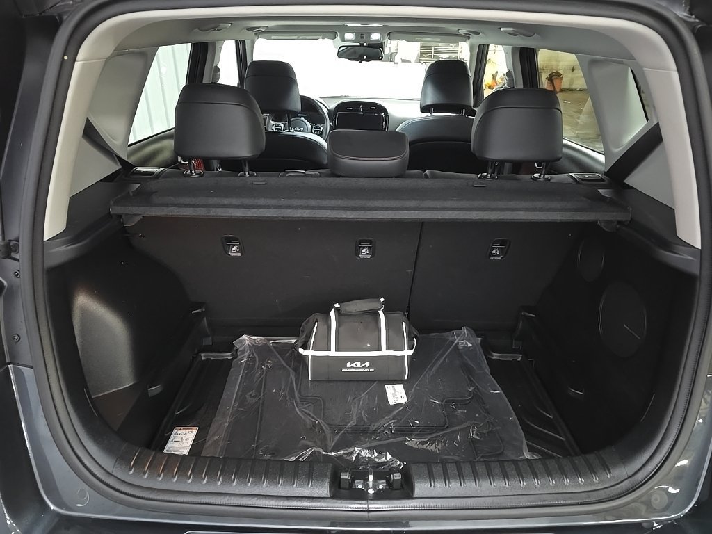 Used 2025 Kia Soul GT-Line w/ GT-Line Technology Package FWD image 12
