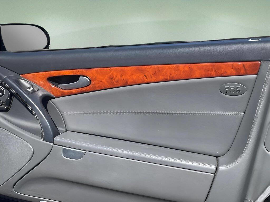 Used 2005 Mercedes-Benz SL 65 AMG image 25