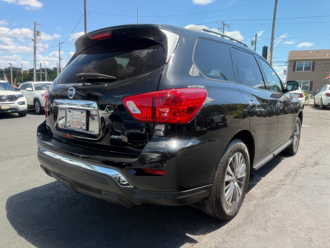 Used 2019 Nissan Pathfinder S AWD/4WD image 5