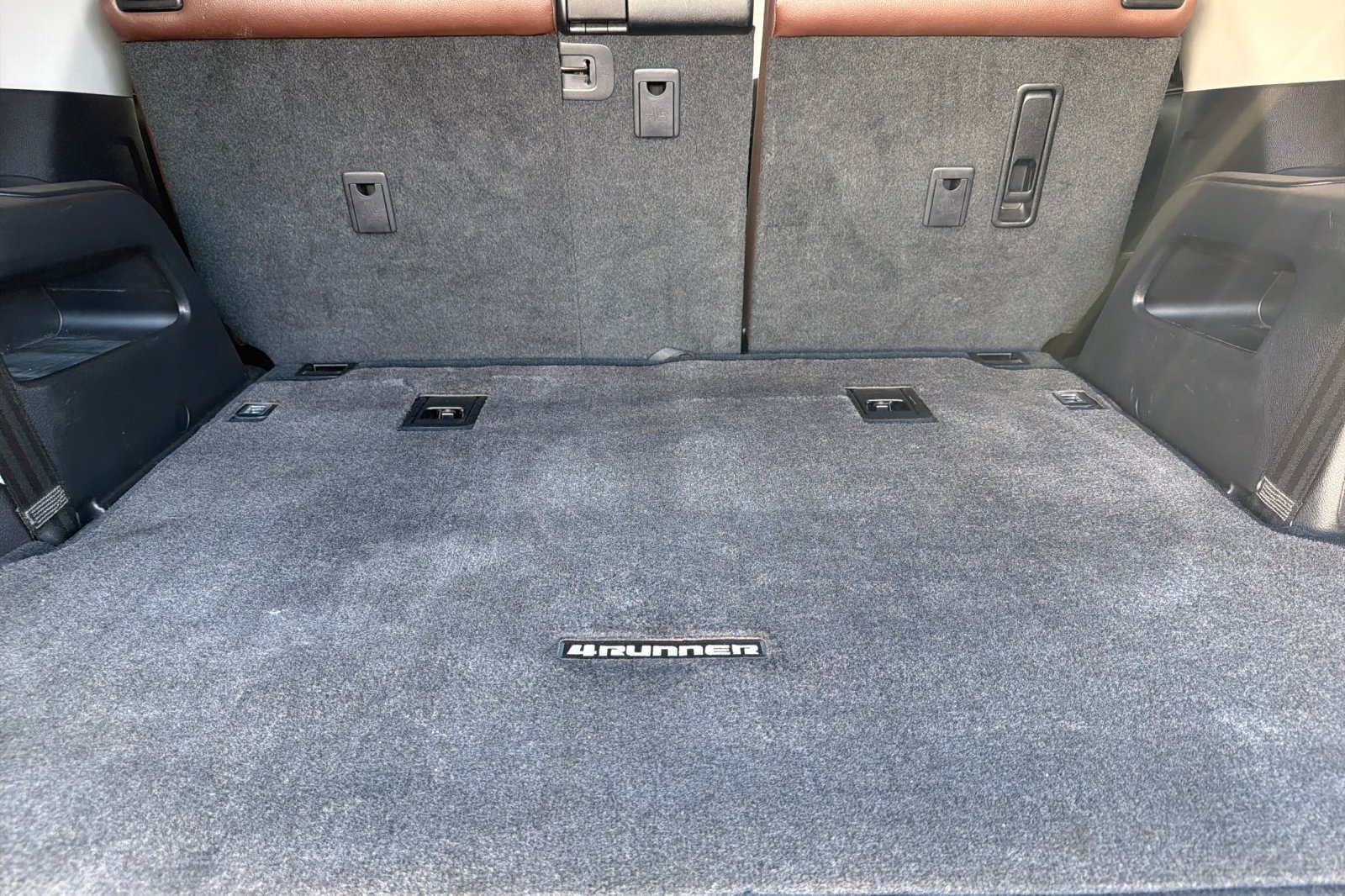 Used 2016 Toyota 4Runner Limited AWD/4WD image 19
