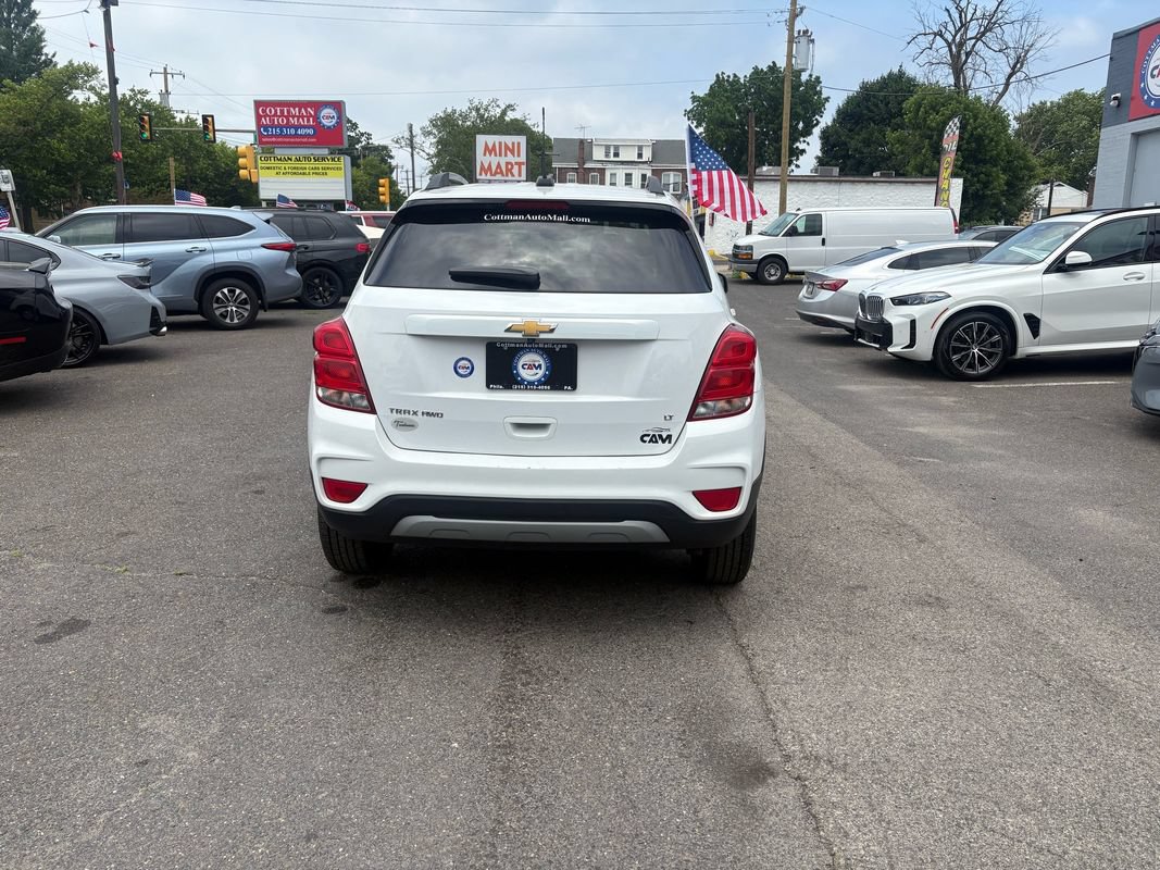 Used 2020 Chevrolet Trax LT w/ LT Convenience Package AWD/4WD image 12