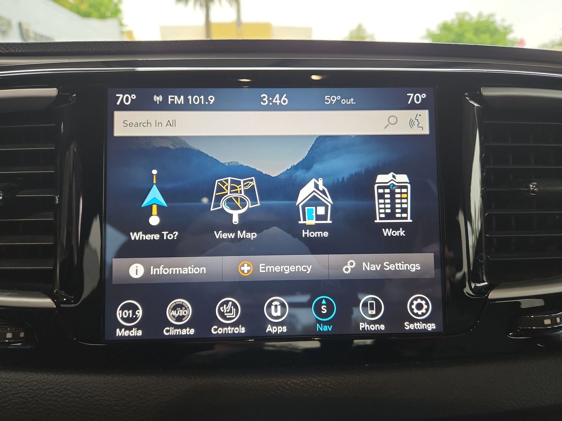 Certified 2020 Chrysler Pacifica Touring-L w/ Advanced Safetytec Group AWD/4WD image 19