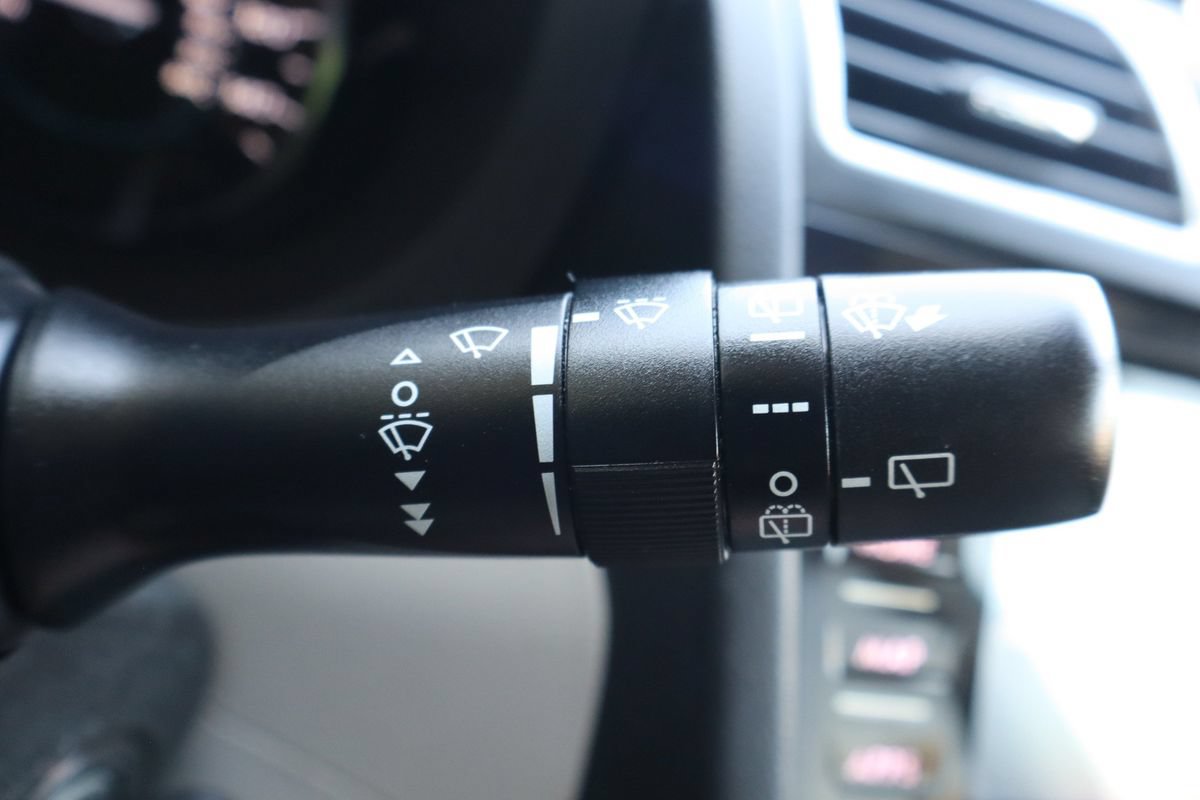 Used 2017 Subaru Forester 2.5i Limited AWD/4WD image 32