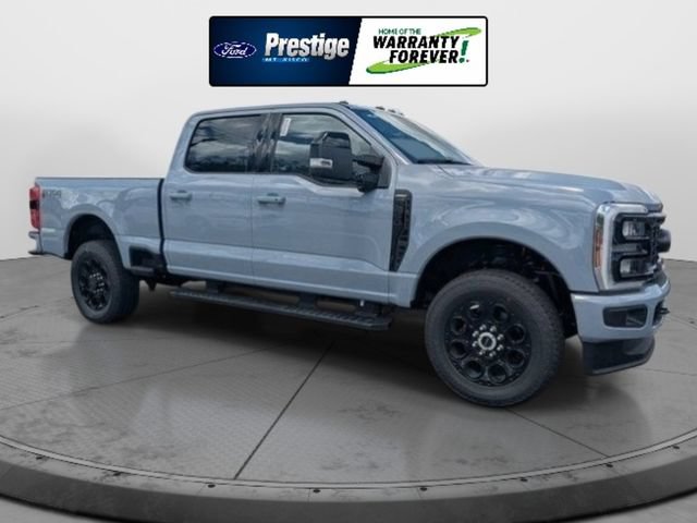 New 2026 Ford F350 Lariat w/ Black Appearance Package