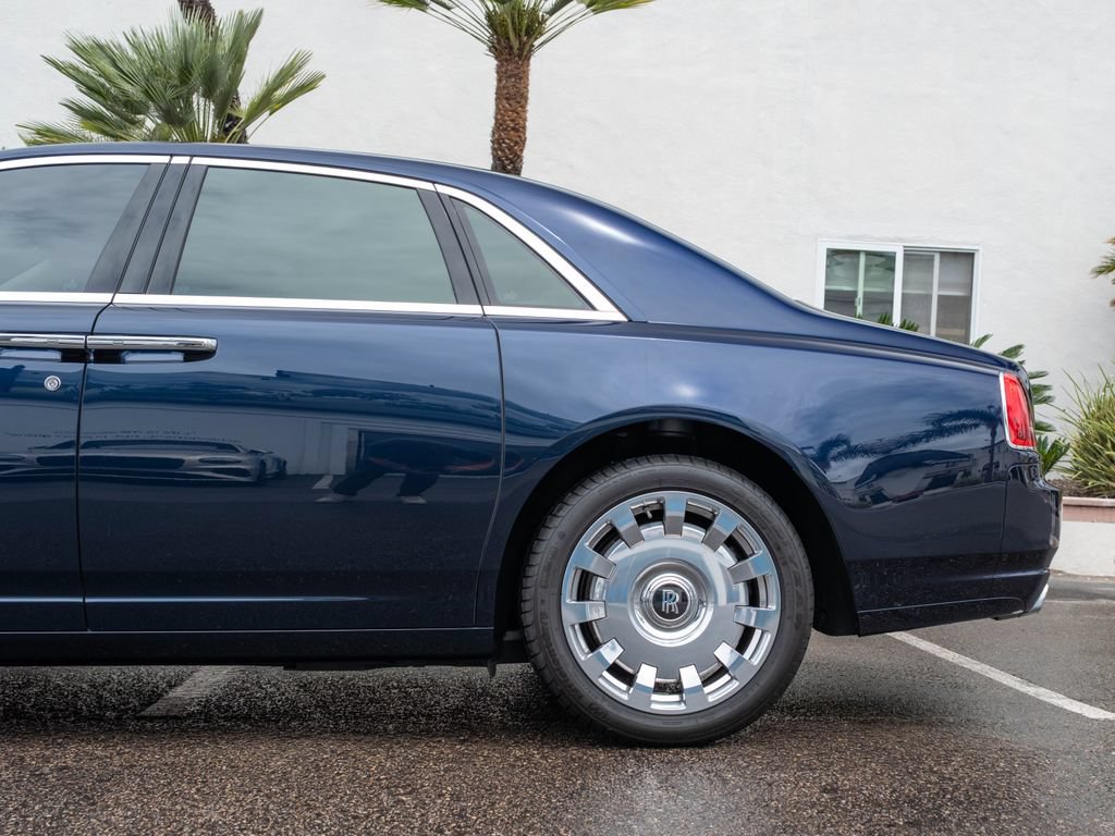 Used 2013 Rolls-Royce Ghost RWD image 39