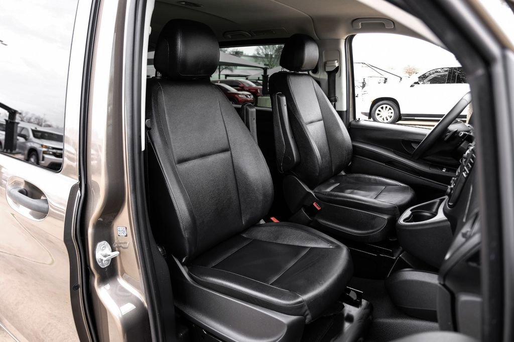 Used 2017 Mercedes-Benz Metris Passenger w/ Driver Efficiency Package image 30