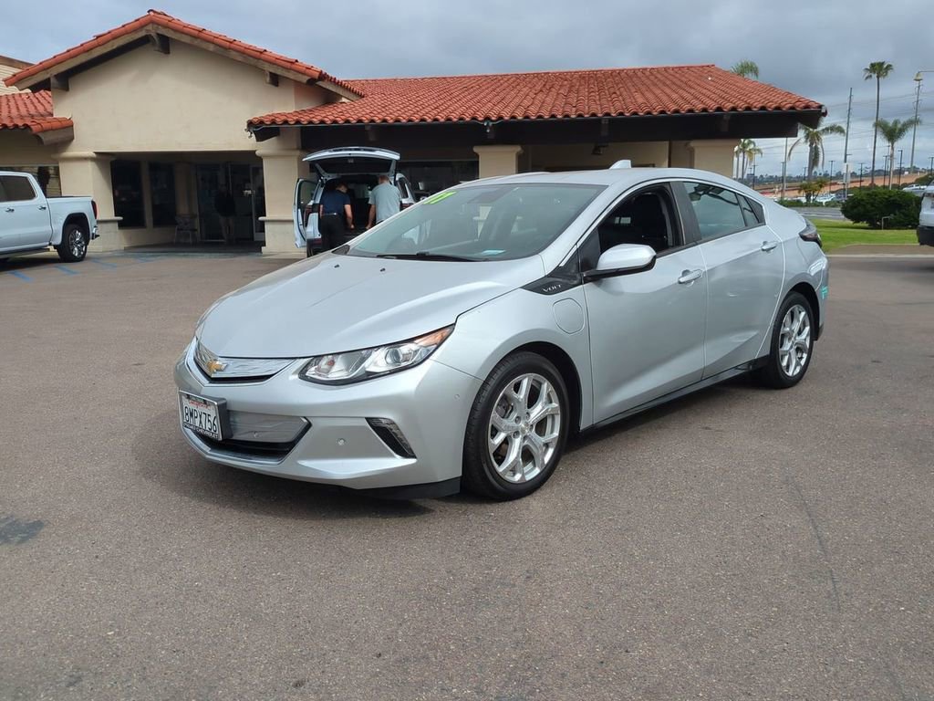 Used 2017 Chevrolet Volt Premier w/ Driver Confidence II Package image 4