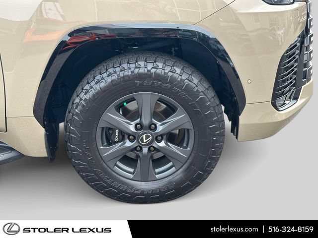 Certified 2025 Lexus LX 700h Overtrail AWD/4WD image 10