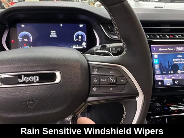 Used 2023 Jeep Grand Cherokee Altitude AWD/4WD image 24